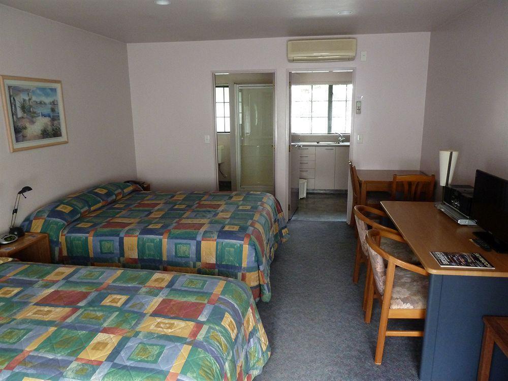 Tudor Lodge Motel Nelson Extérieur photo