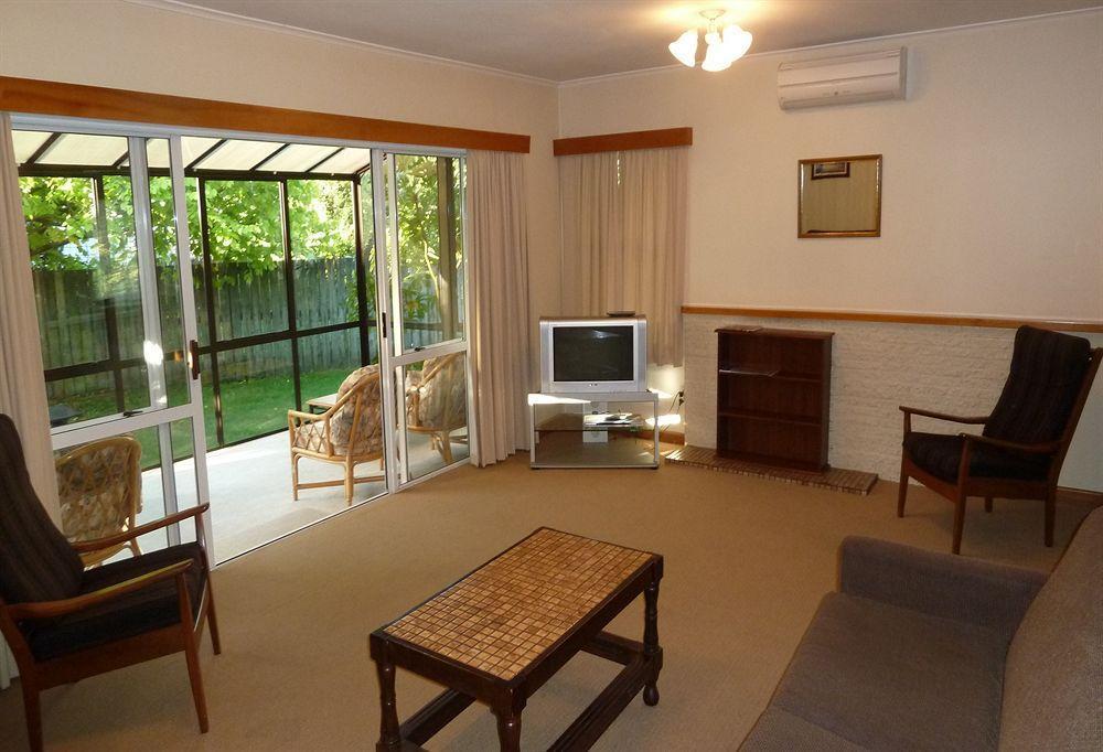 Tudor Lodge Motel Nelson Extérieur photo