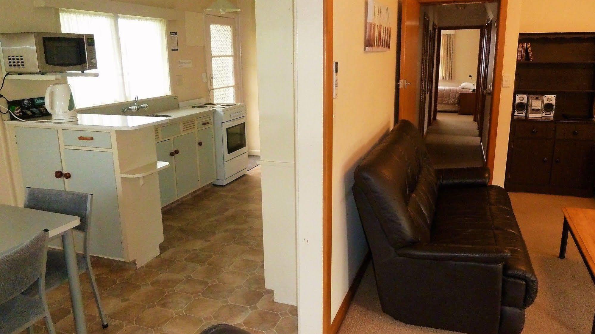 Tudor Lodge Motel Nelson Extérieur photo