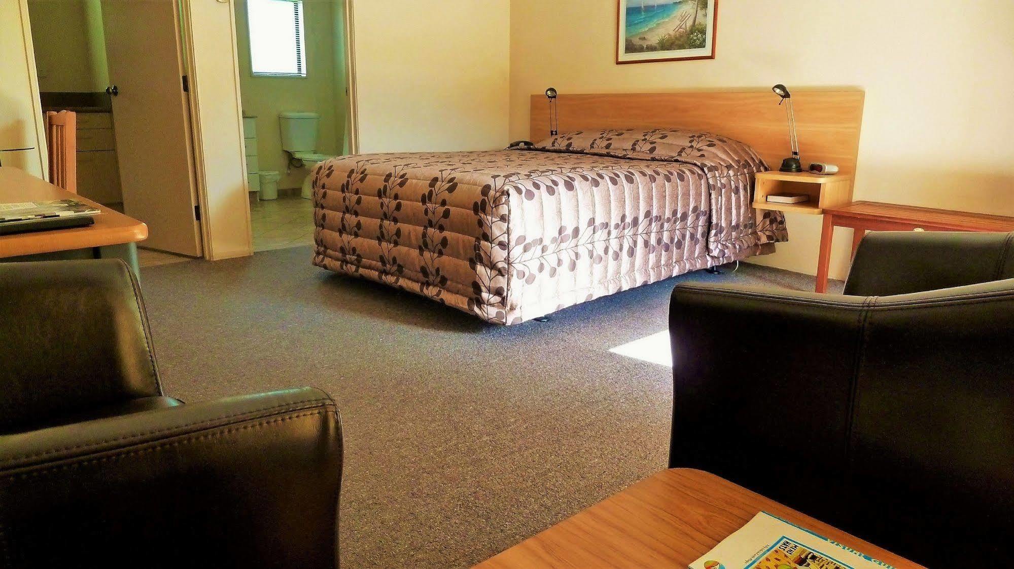 Tudor Lodge Motel Nelson Extérieur photo