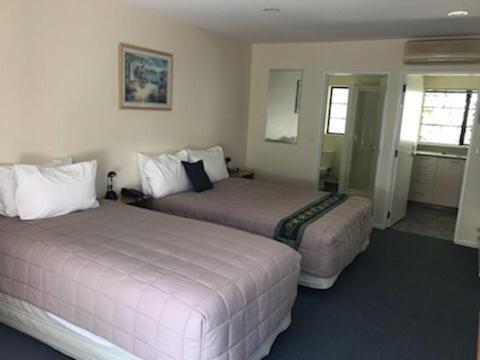 Tudor Lodge Motel Nelson Extérieur photo
