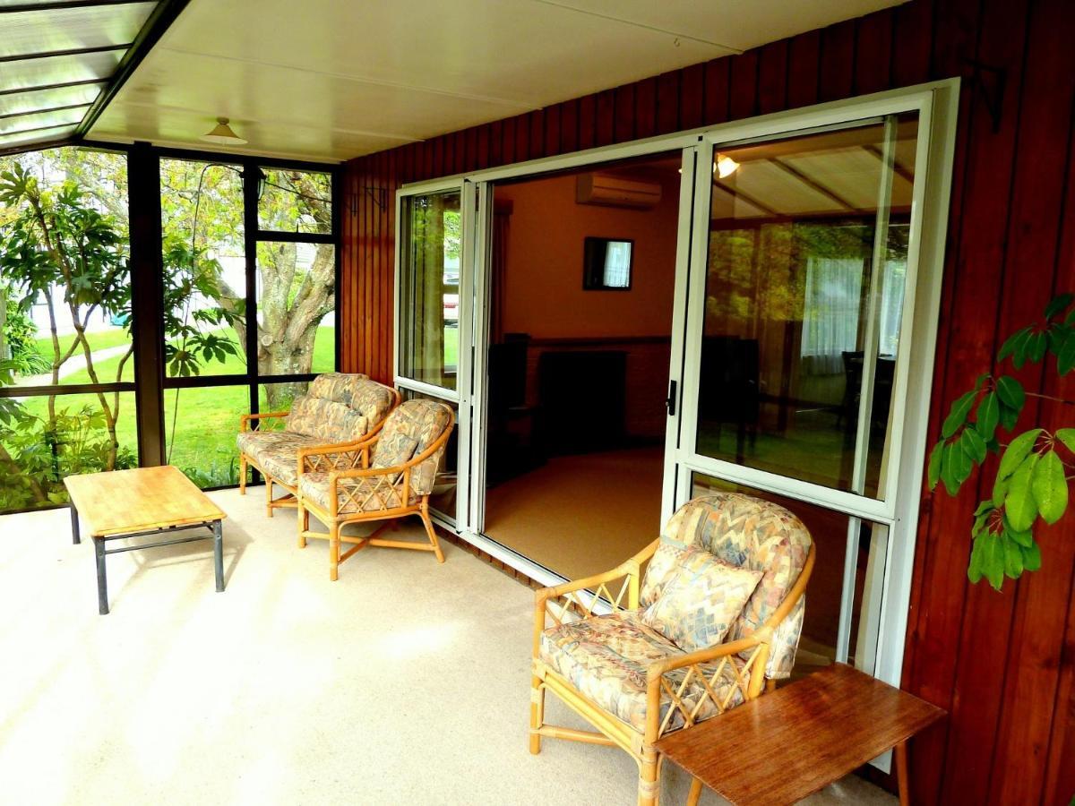 Tudor Lodge Motel Nelson Extérieur photo